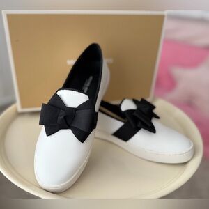 Michael Kors collection Val classic White and Black Women's Loafers slip on